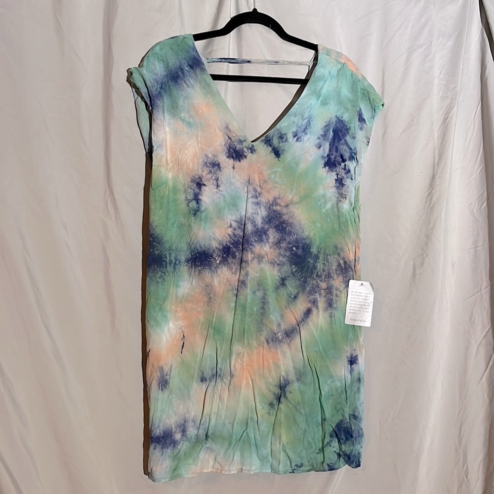 Deep v back tie dye T-shirt dress